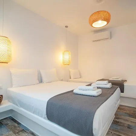 Pri Villa Naxos וילה Pláka