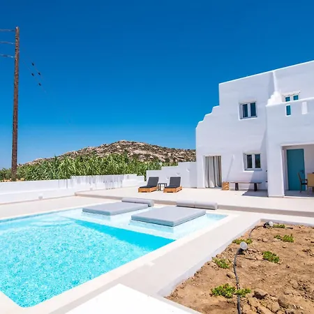 Pri Villa Naxos וילה